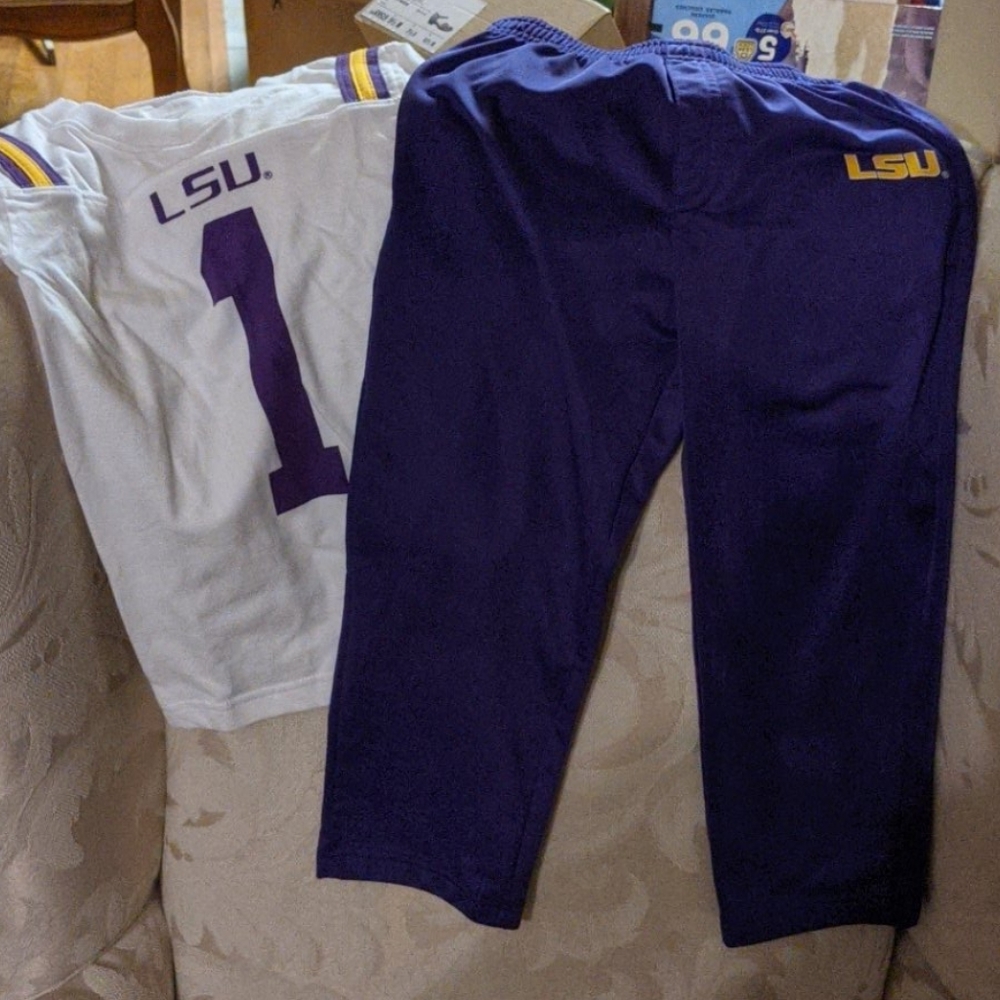 Boys 4t lsu top and bottom